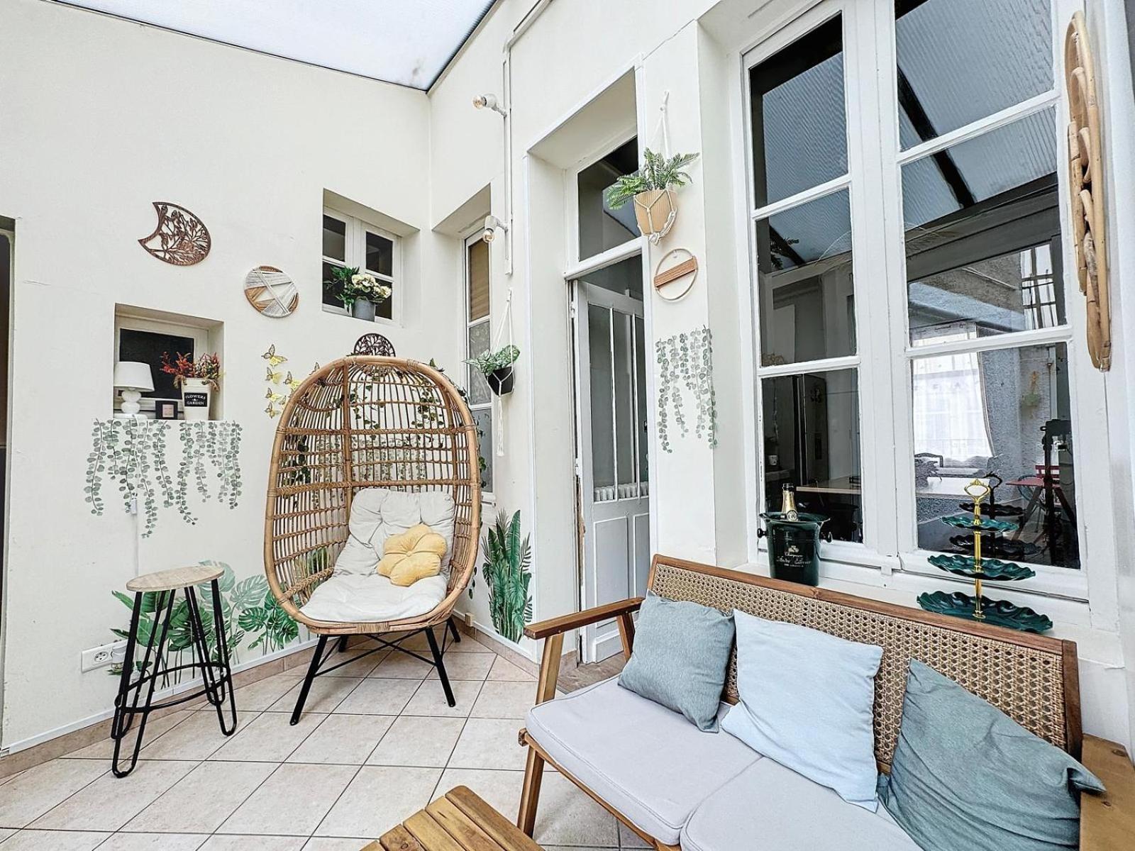 A1 Champagne Residence - 200 M2 14 Personnes 2 Toilets 4 Showers - Hyper Centre - Chalons En Champagne Exteriör bild